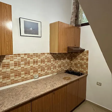 Apartament Edi *